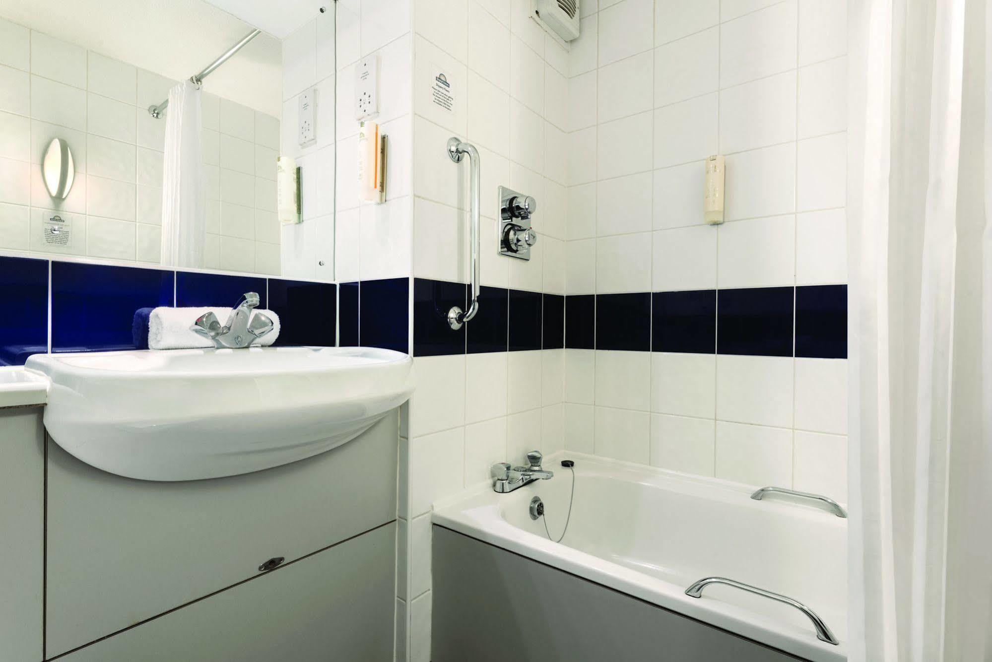 Days Inn Michaelwood M5 Falfield Exteriér fotografie